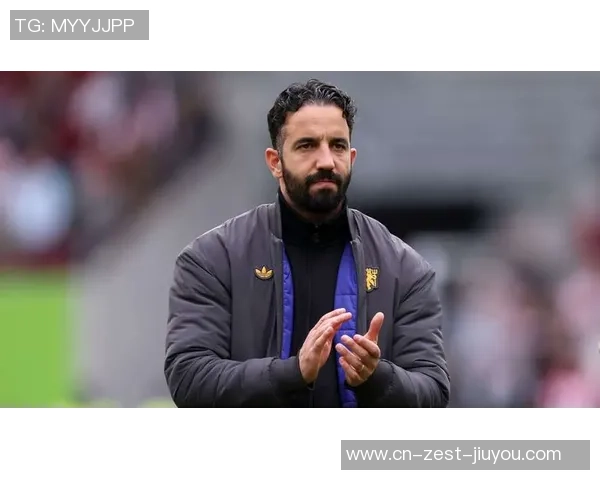 曼联又抓内鬼？阿莫林怒骂约罗防卫差，卡塞米罗被换气得倒穿外套